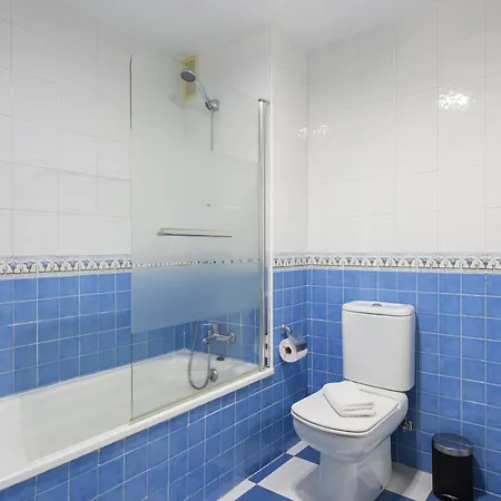 Stylish 2-bed With Large Terrace & Pool * 马尔韦利亚