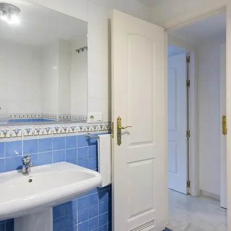 דירה Stylish 2-bed With Large Terrace & Pool *