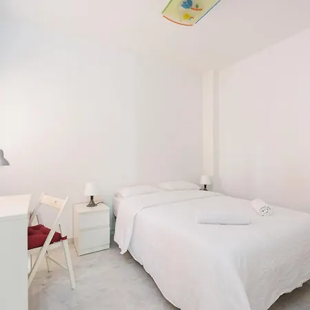 Stylish 2-bed With Large Terrace & Pool Apartman Marbella