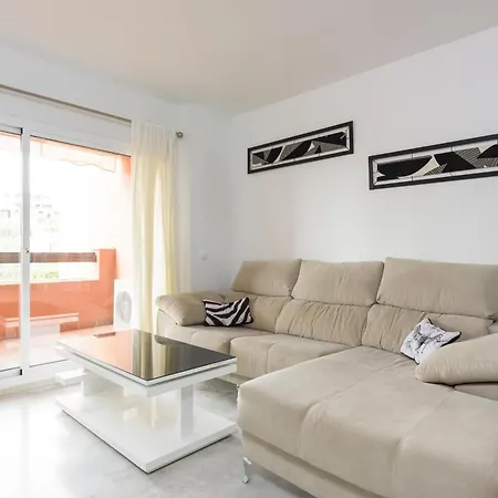 Stylish 2-bed With Large Terrace & Pool