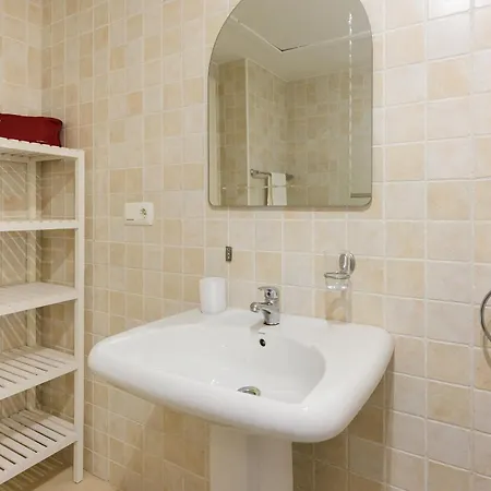 公寓 Stylish 2-bed With Large Terrace & Pool