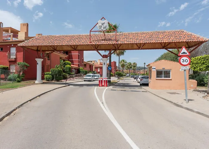 アパート Stylish 2-bed With Large Terrace & Pool *