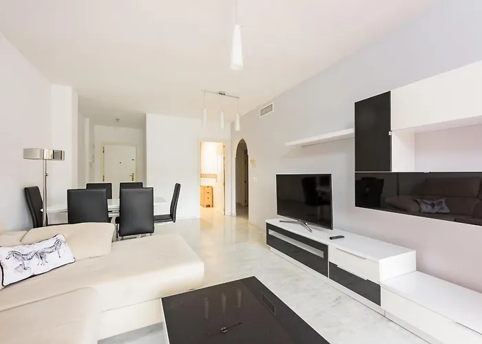 Stylish 2-bed With Large Terrace & Pool