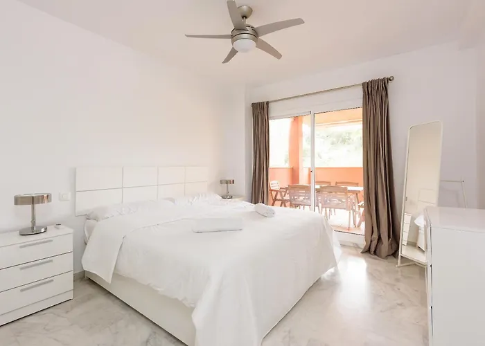 アパート Stylish 2-bed With Large Terrace & Pool *