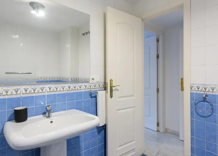 アパート Stylish 2-bed With Large Terrace & Pool *