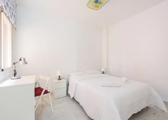 Stylish 2-bed With Large Terrace & Pool Appartamento Marbella