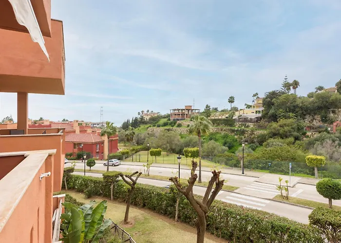 Stylish 2-bed With Large Terrace & Pool