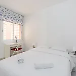 Stylish 2-bed With Large Terrace & Pool Marbella