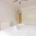 Stylish 2-bed With Large Terrace & Pool Apartamento