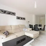 Stylish 2-bed With Large Terrace & Pool * Marbella